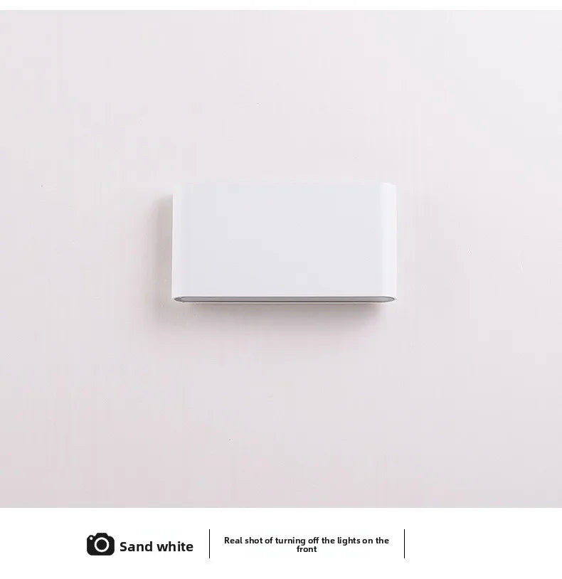 Lámpara LED de pared impermeable IP65 – luz cálida para exterior e interior