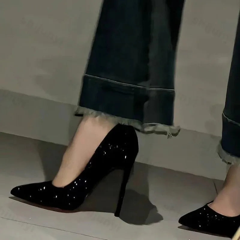 Pumps y sandalias mujer – elegantes, charol PU brillante y tacón stiletto