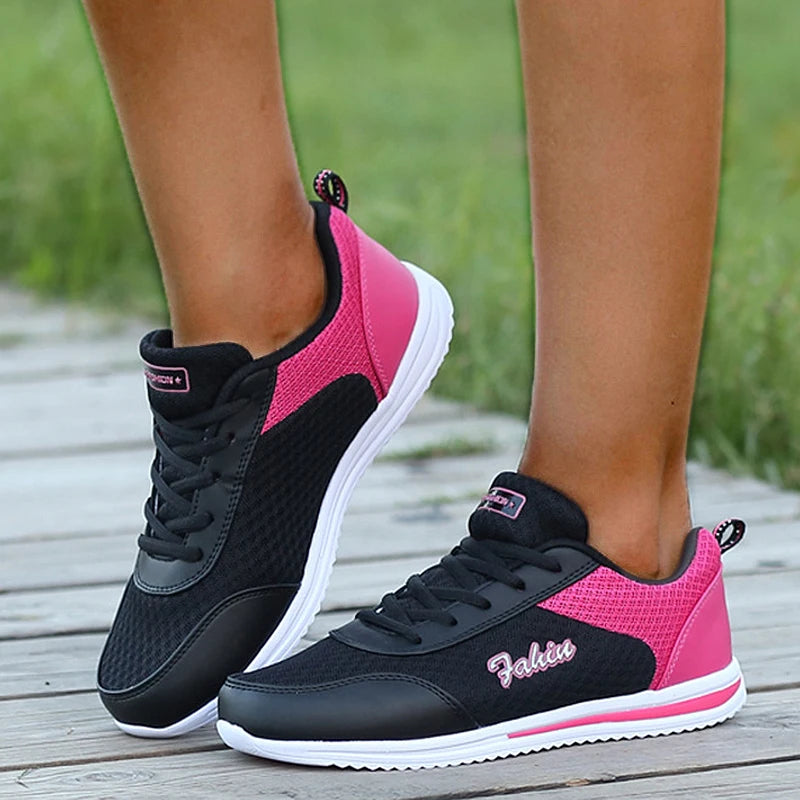 Zapatillas vulcanizadas mujer – casuales, con cordones y diseño flat