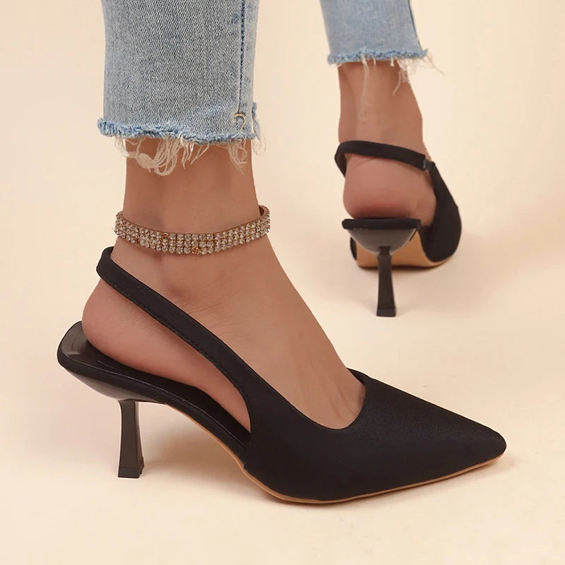 Pumps y sandalias mujer otoño – tacones altos, punta fina y diseño moderno