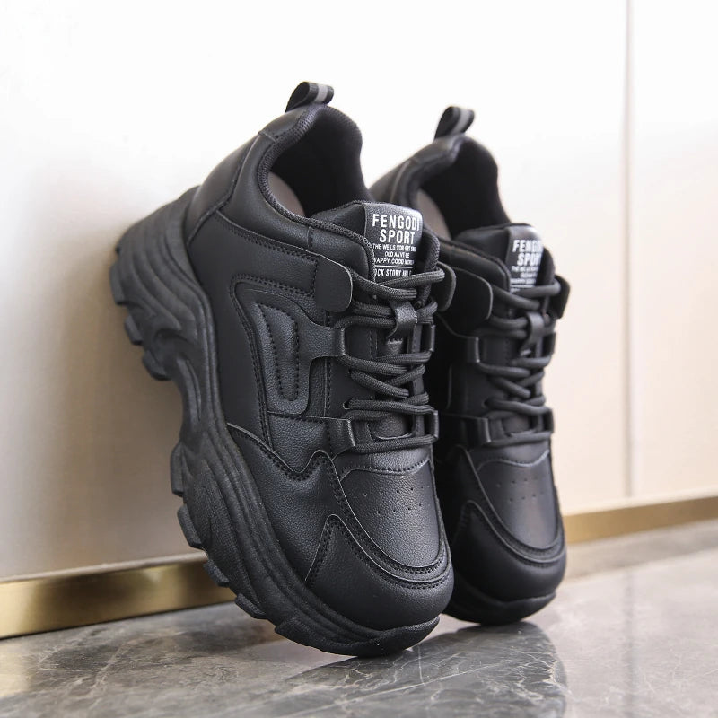 Zapatillas plataforma mujer – blancas, con cordones y suela gruesa vulcanizada