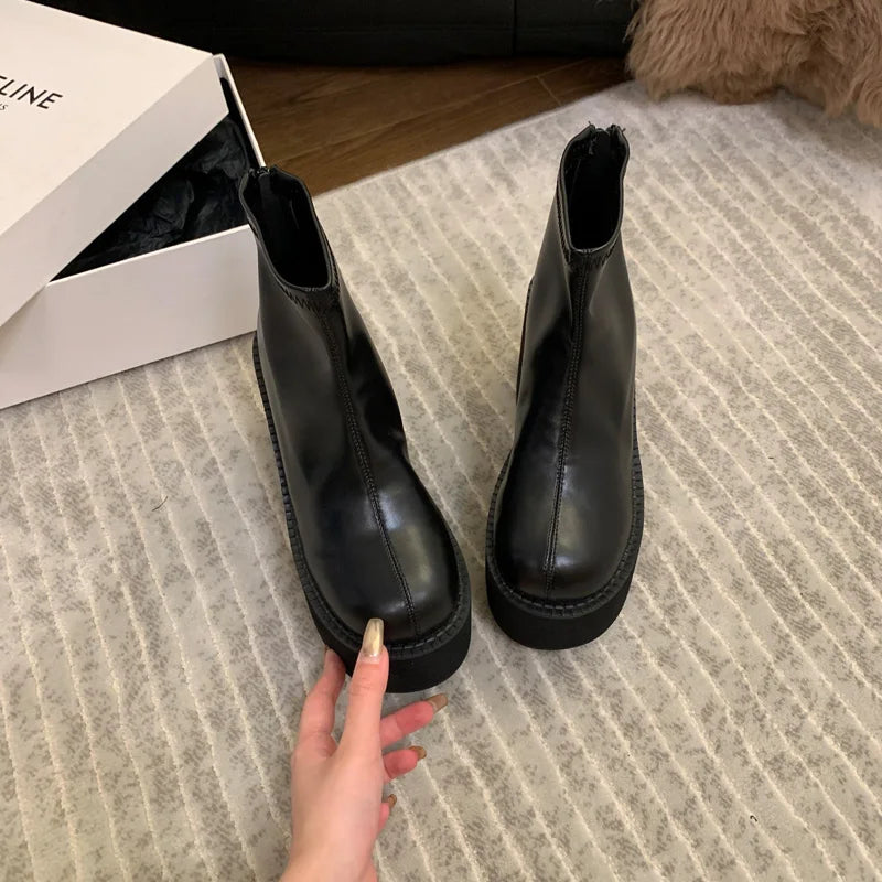 Botines negros mujer – plataforma punk, tacón chunky y punta redonda