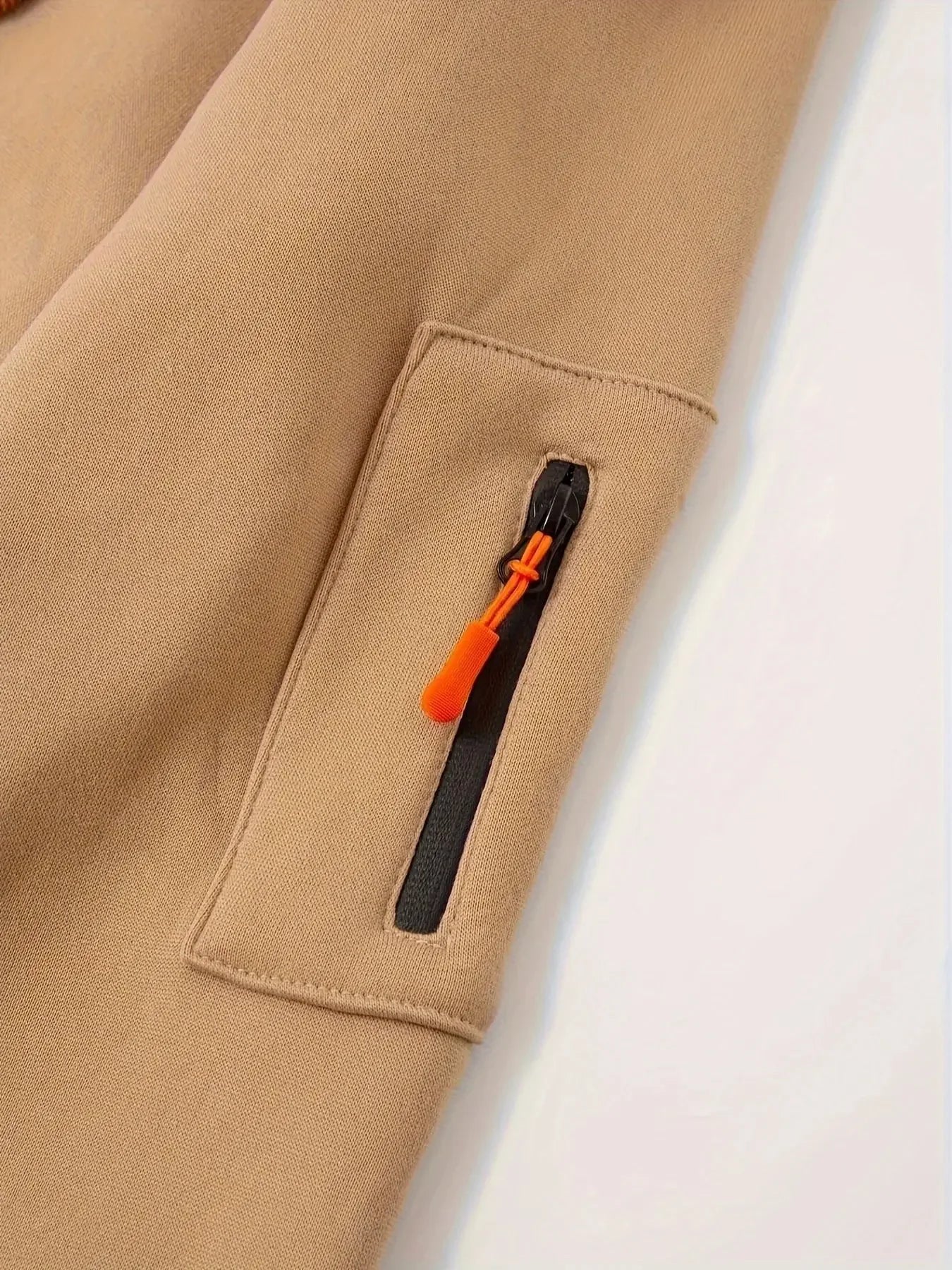 Hoodie invierno – buzo oversize con capucha y múltiples bolsillos