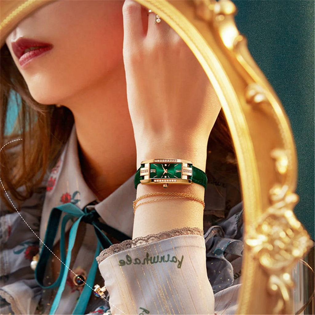 Reloj mujer lujo – diseño rectangular pequeño con cristales verdes y correa de cuero