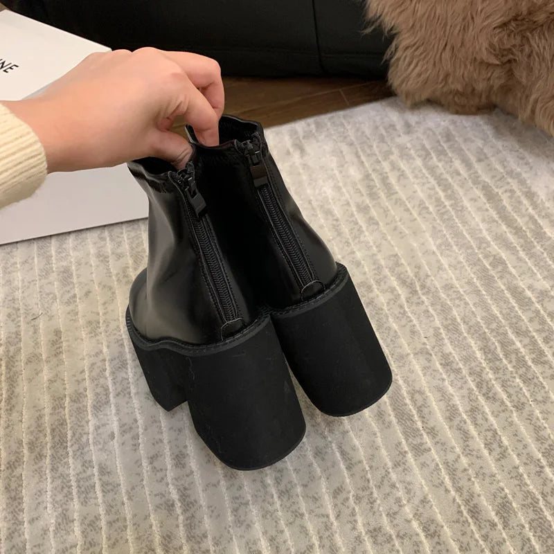 Botines negros mujer – plataforma punk, tacón chunky y punta redonda