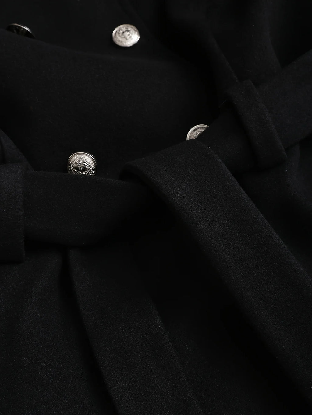 Campera doble botonadura mujer – con capucha, elegante y casual, talles grandes otoño/invierno