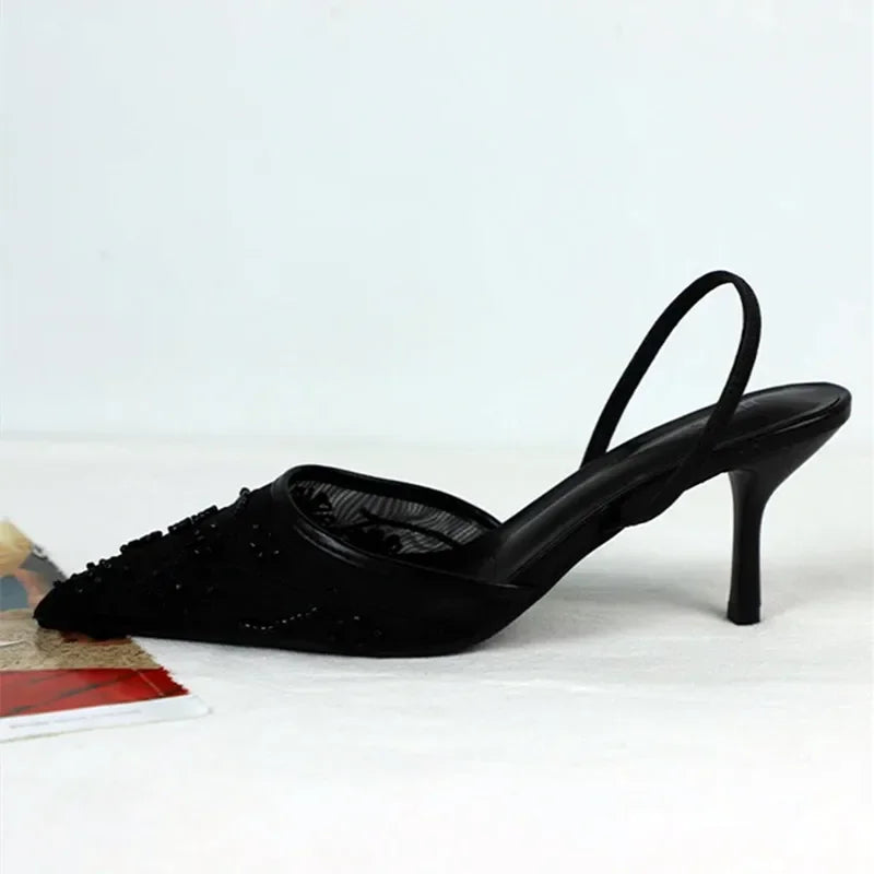 Pumps elegantes mujer – punta fina, cuentas y bordado en mesh negro