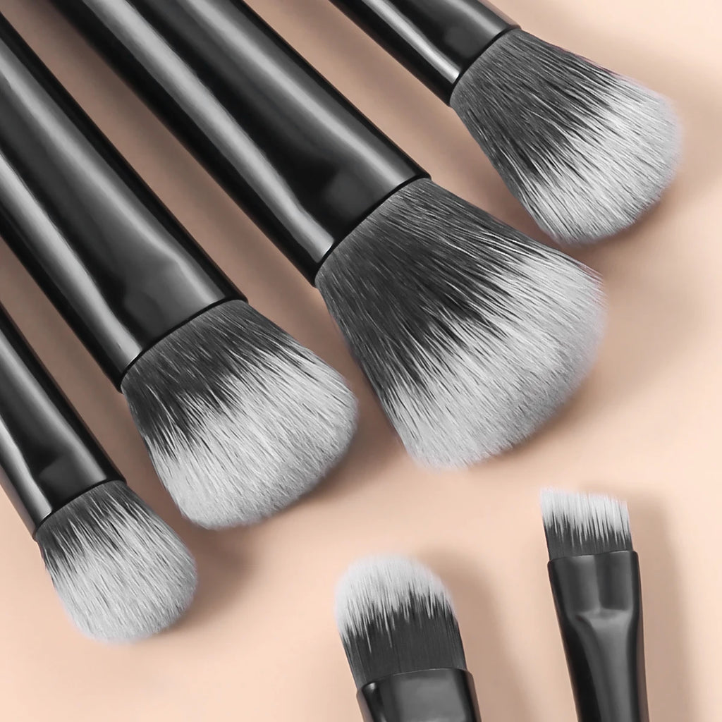Set de 10 pinceles de maquillaje mini – multifuncionales con estuche portátil