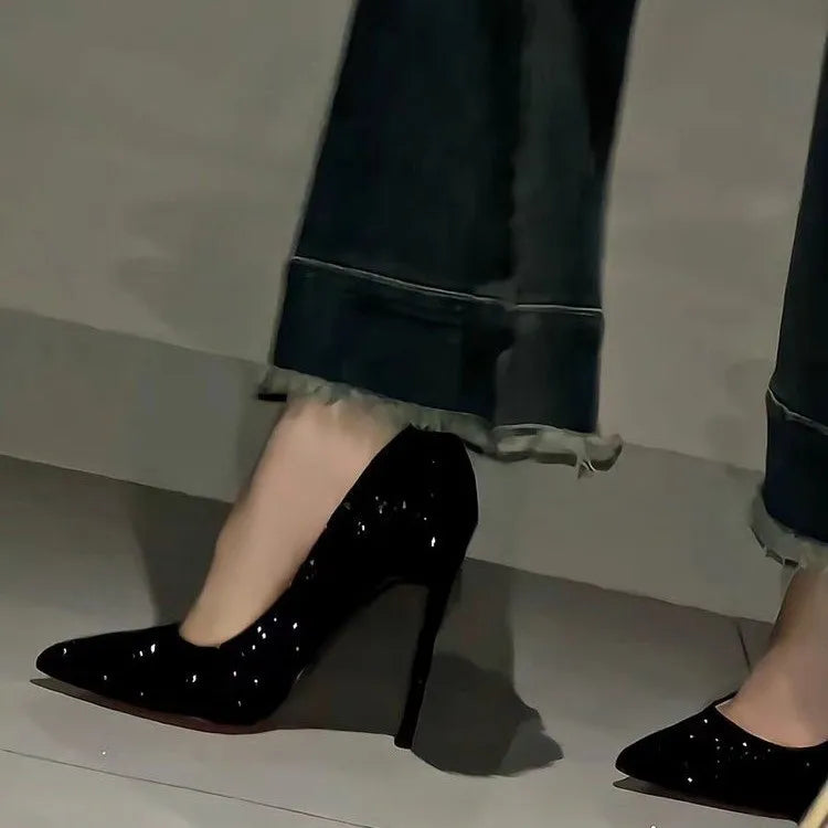 Pumps y sandalias mujer – elegantes, charol PU brillante y tacón stiletto